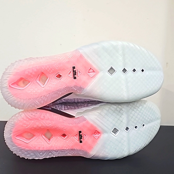 Nike LeBron 18 Multicolor Men's 7.5 sku CQ9283 900 - Picture 7 of 8